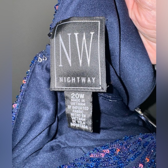 Plus Sequin Dress 🩷 - Picture 10 of 12